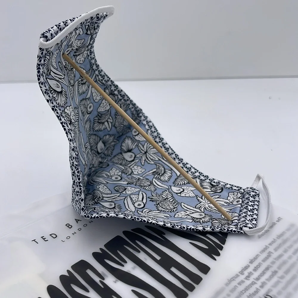 TED BAKER LONDON Reversible Reusable FACE MASK 
NWT 
OS - Picture 11 of 16